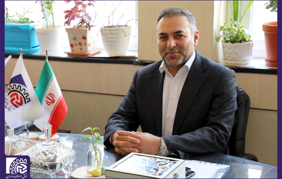 رشادت، فداکاری و جوانمردی های کسبه خُرد نظام اقتصادی را حفظ کرده/ کل نظام بانکی بر تعداد اندکی فروشگاه های هُلدینگ نما متمرکز شده!
