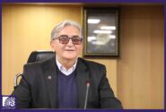 موتورسیکلت های ایستاده از حرکت و چرخ پنجر دوچرخه ها در تابستانی راکد