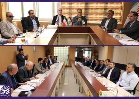رئیس اتاق اصناف تهران: هم پوشانی نقش اصناف و بحث تامین کالا در کنار قوای مسلح و نیروهای انتظامی و اطلاعاتی در تامین امنیت/ حمیدرضا رستگار عضو هیات اندیشه ورز بسیج اصناف شد