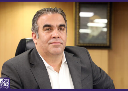 جلسه اصناف با سران قوا، فرمایشی و تشریفاتی بوده و خروجی خاصی نداشتند/ آزادسازی قیمت ها اتفاق مثبتی که دیر اجرا شد/ کالابرگ فعلا در حد مُسکن عمل کرده