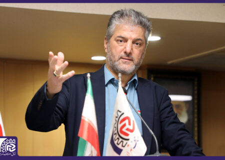روز ملی گل در سایه کاهش 30 درصدی خرید/ گل‌ فروشان همچنان به رونق بازار امیدوارند